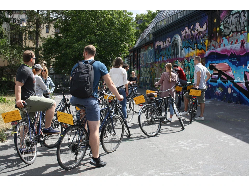 Eine geführte Radtour begutachtet Streetart im Leipziger Szene-Westen